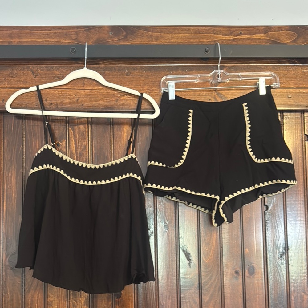 Stylish Black Women's Set with Cream Trim